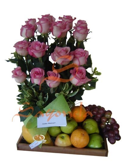 Rosas y Frutas